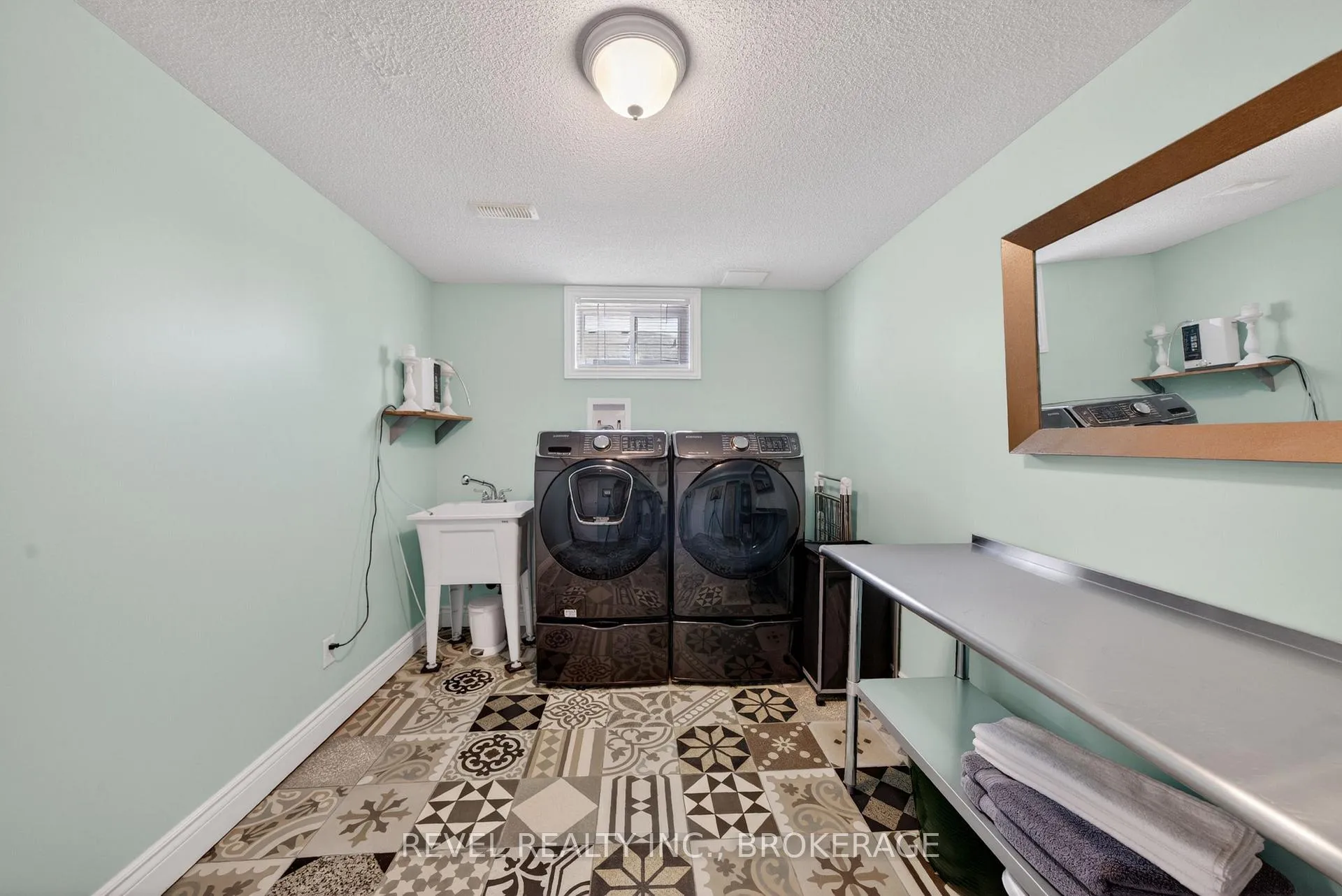 Photo 30 of 1142 Coverdale Drive, Kingston, City Southwest — HOMEH
