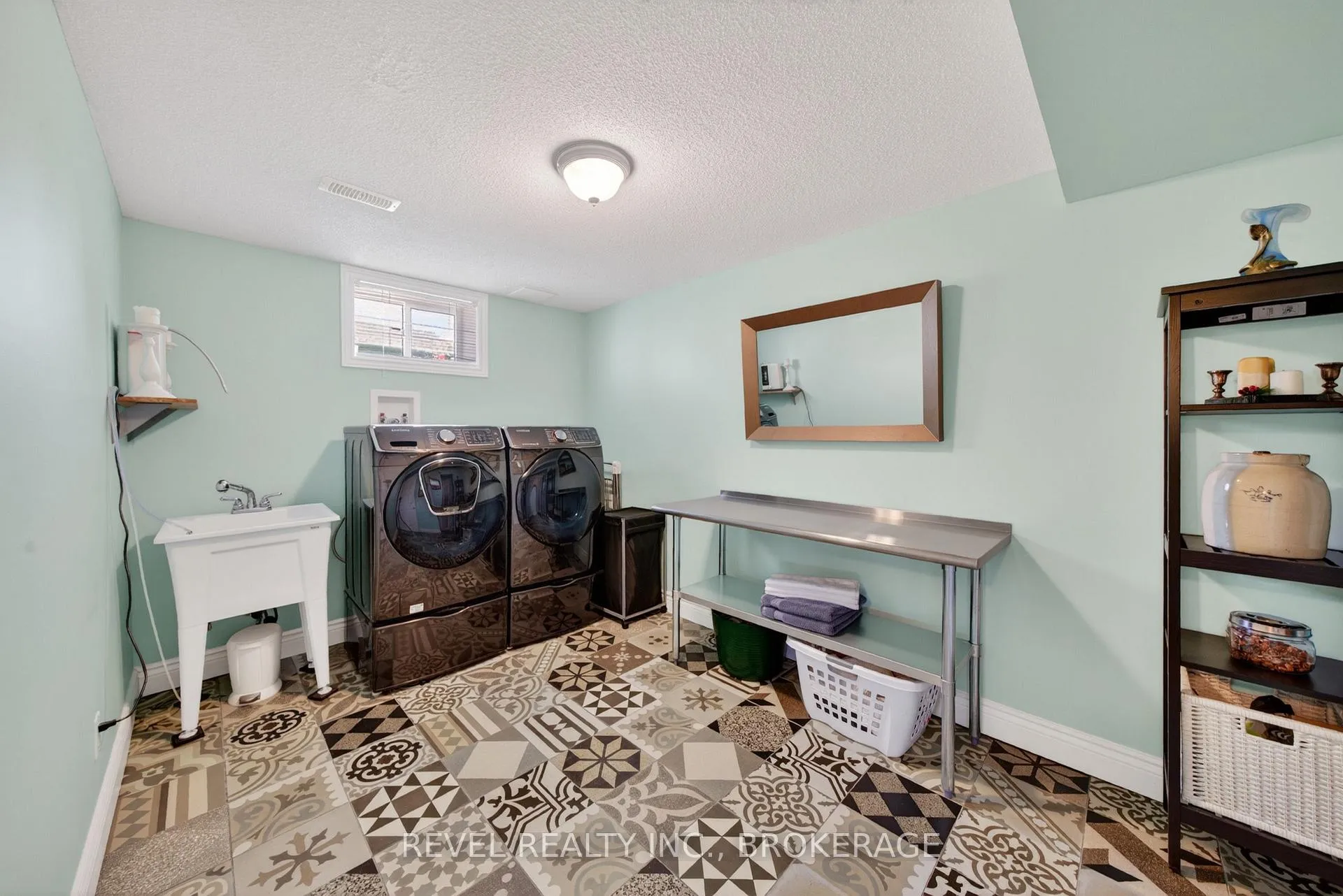 Photo 31 of 1142 Coverdale Drive, Kingston, City Southwest — HOMEH