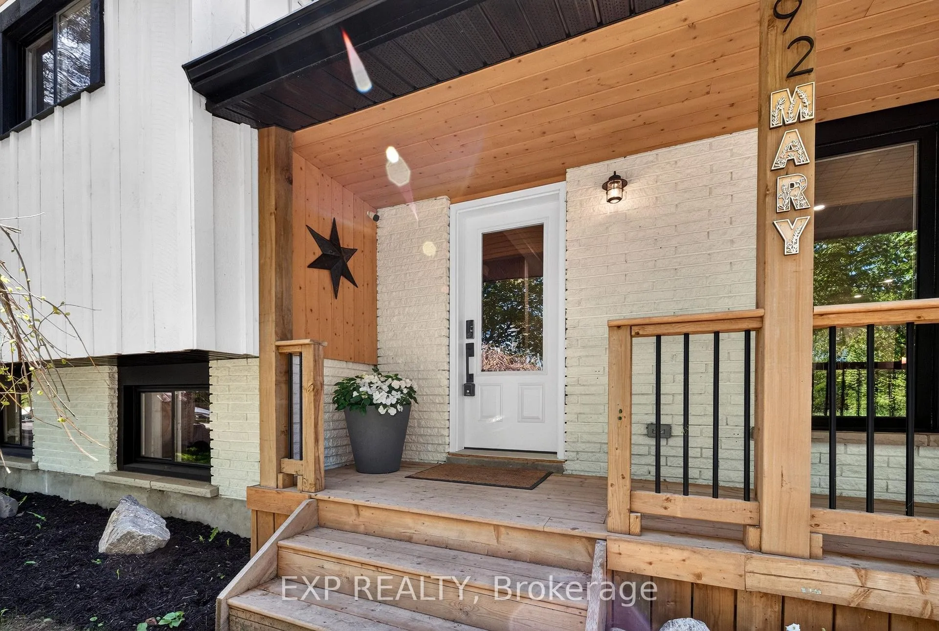 Photo 8 of 92 Mary Street, Clearview, Creemore — HOMEH