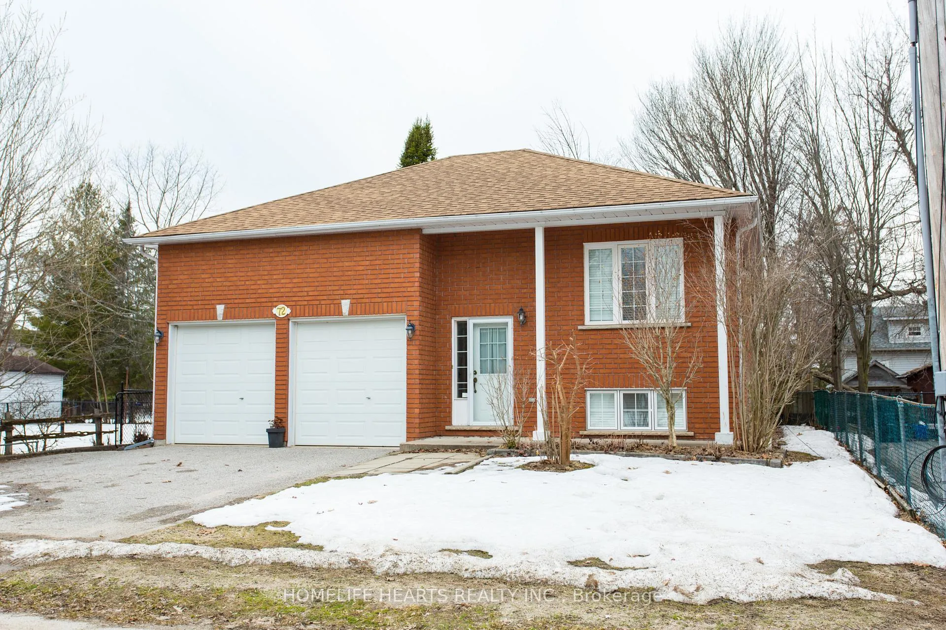 Photo 2 of 72 Forest Avenue N, Wasaga Beach — HOMEH