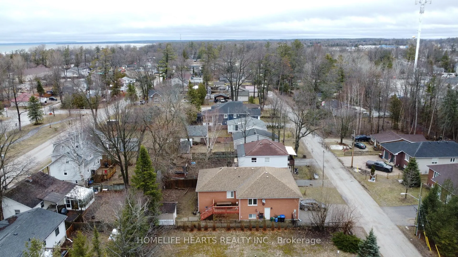 Photo 6 of 72 Forest Avenue N, Wasaga Beach — HOMEH
