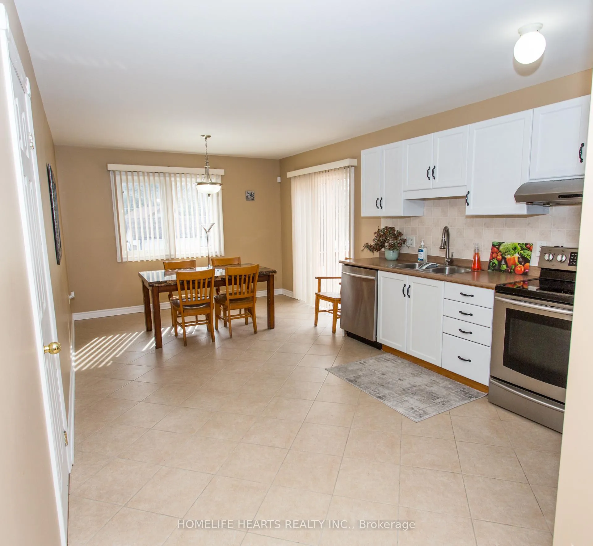 Photo 8 of 72 Forest Avenue N, Wasaga Beach — HOMEH
