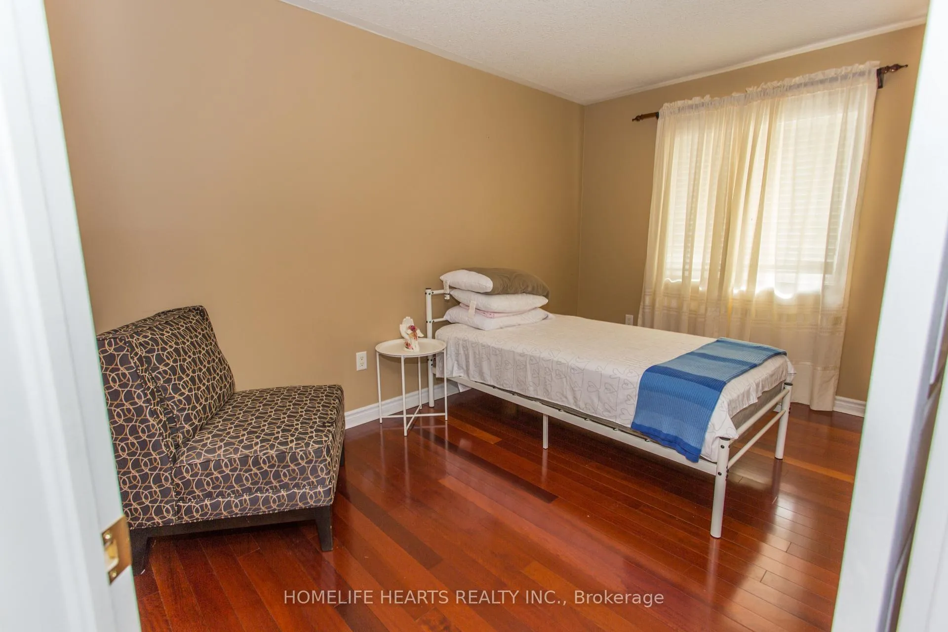 Photo 11 of 72 Forest Avenue N, Wasaga Beach — HOMEH
