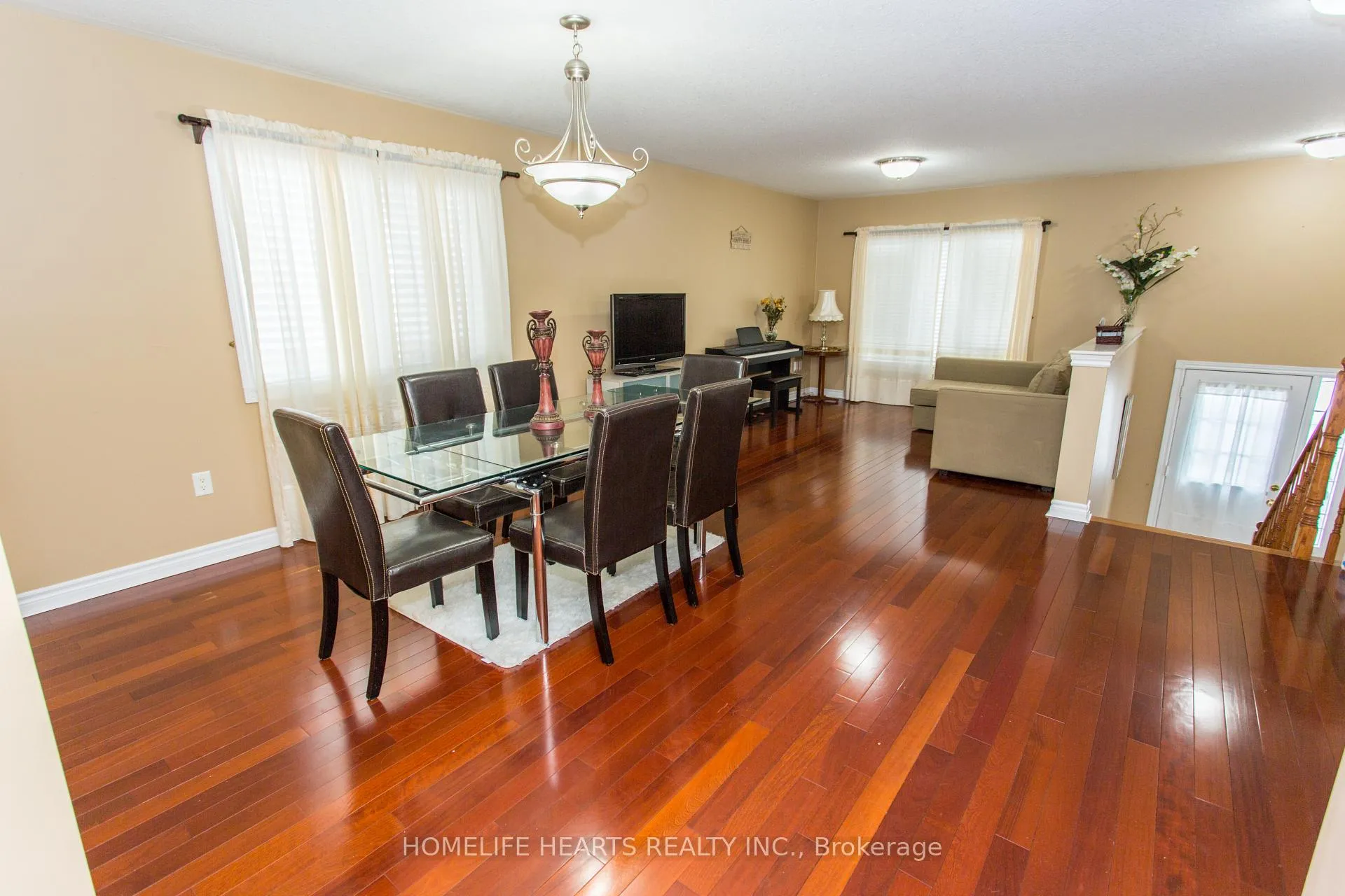 Photo 12 of 72 Forest Avenue N, Wasaga Beach — HOMEH