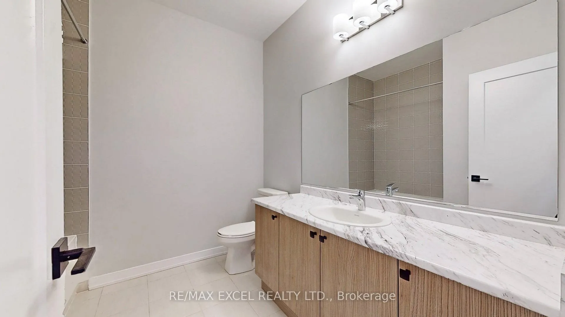 Photo 12 of 52 Harvey Bunker Crescent, Markham, Angus Glen — HOMEH