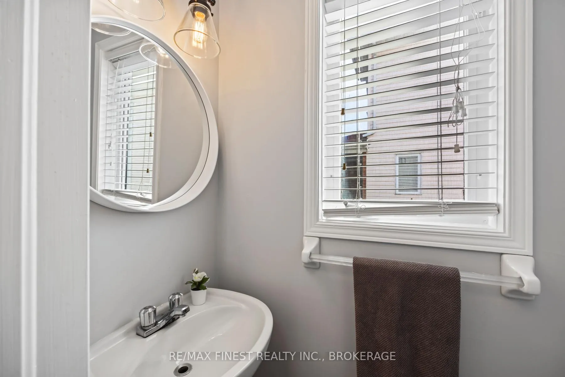 Photo 8 of 1256 Brackenwood Crescent, Kingston, City Northwest — HOMEH