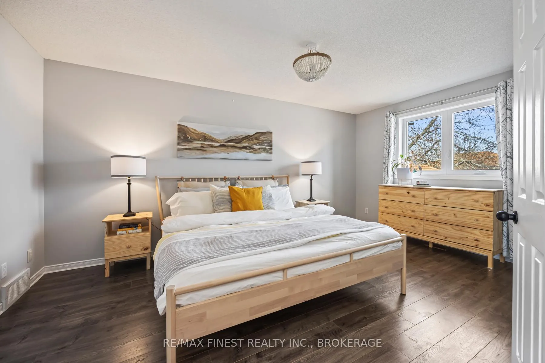 Photo 23 of 1256 Brackenwood Crescent, Kingston, City Northwest — HOMEH