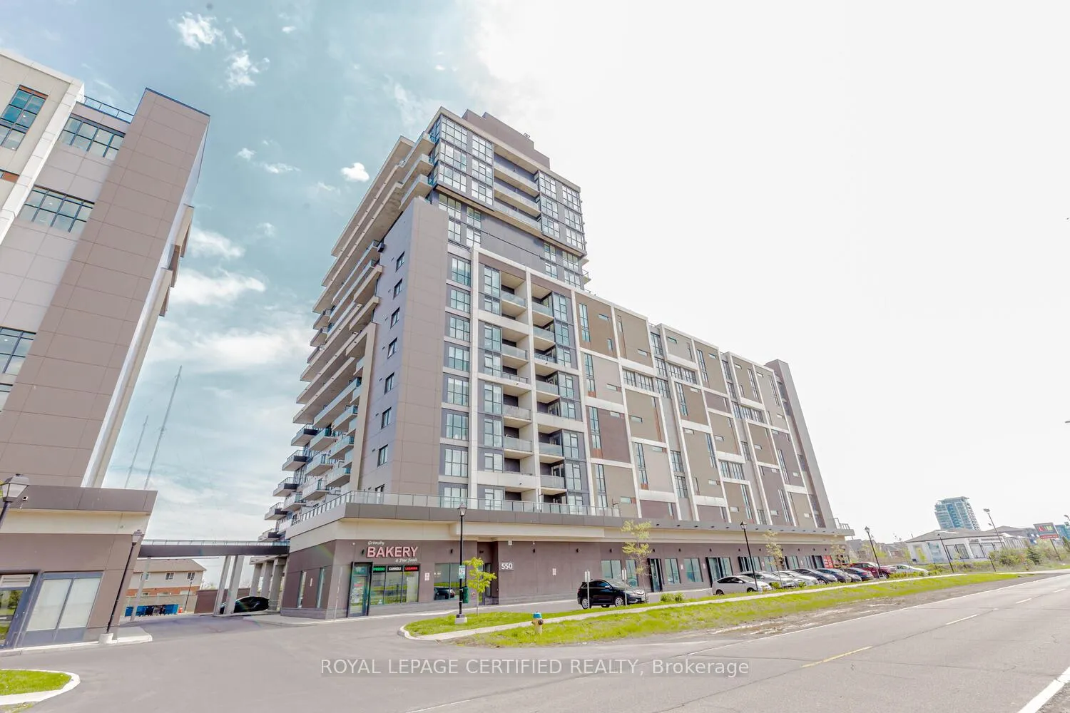 Photo 1 of Unit 906, 550 North Service Road, Grimsby, Grimsby Beach — HOMEH