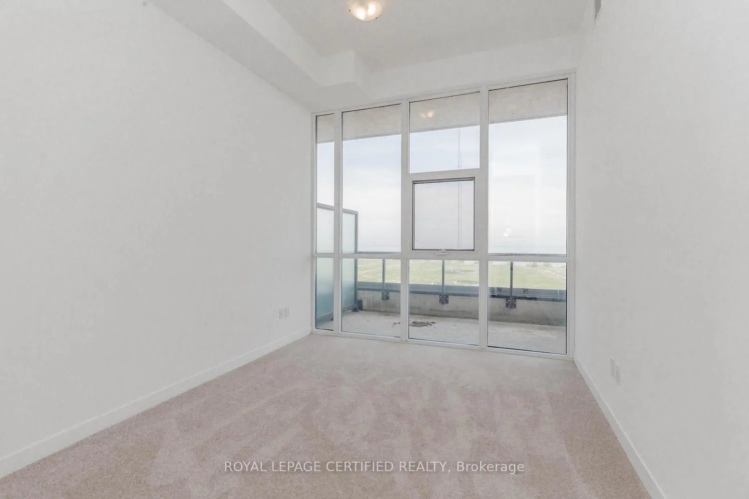 Photo 14 of Unit 906, 550 North Service Road, Grimsby, Grimsby Beach — HOMEH