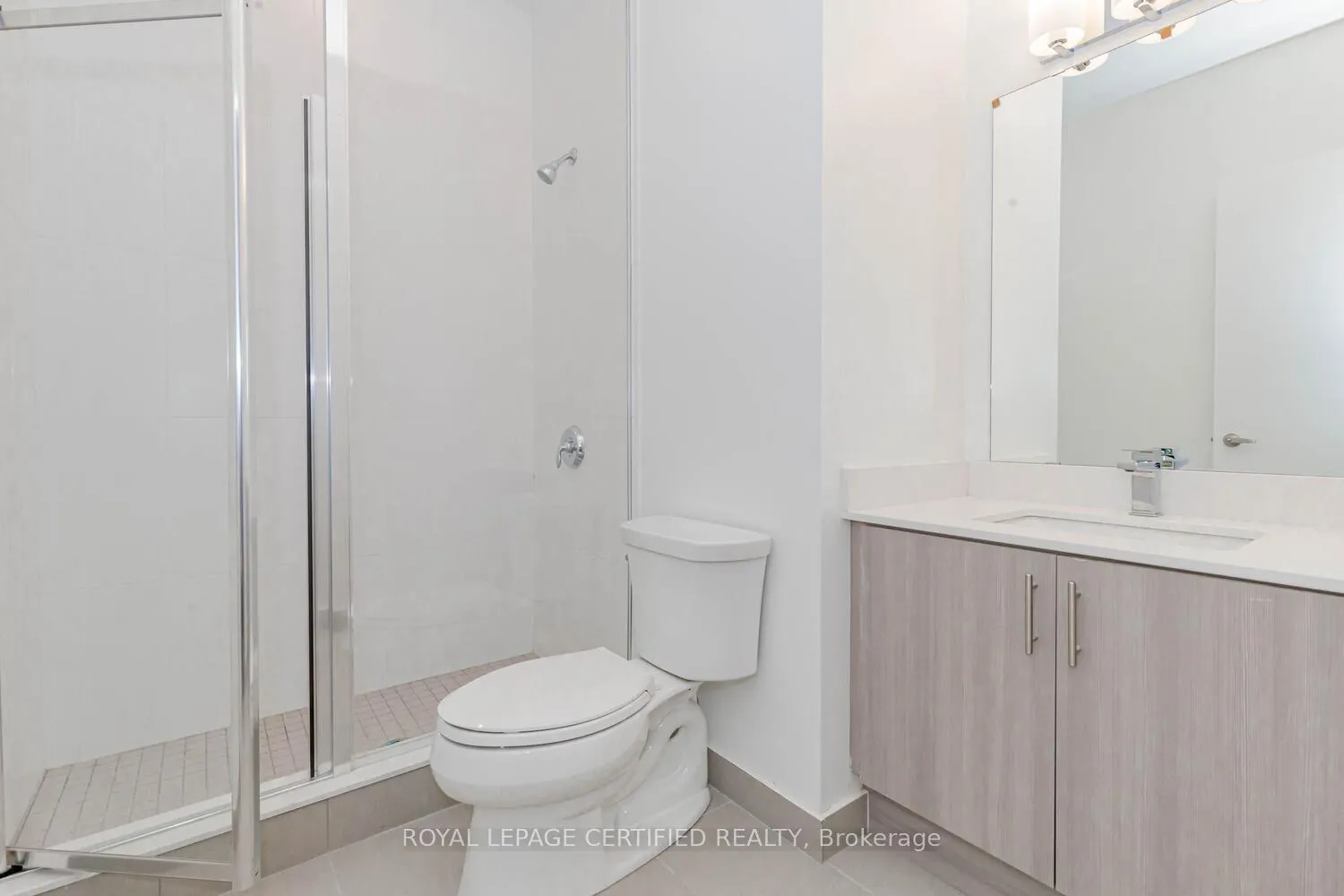 Photo 21 of Unit 906, 550 North Service Road, Grimsby, Grimsby Beach — HOMEH