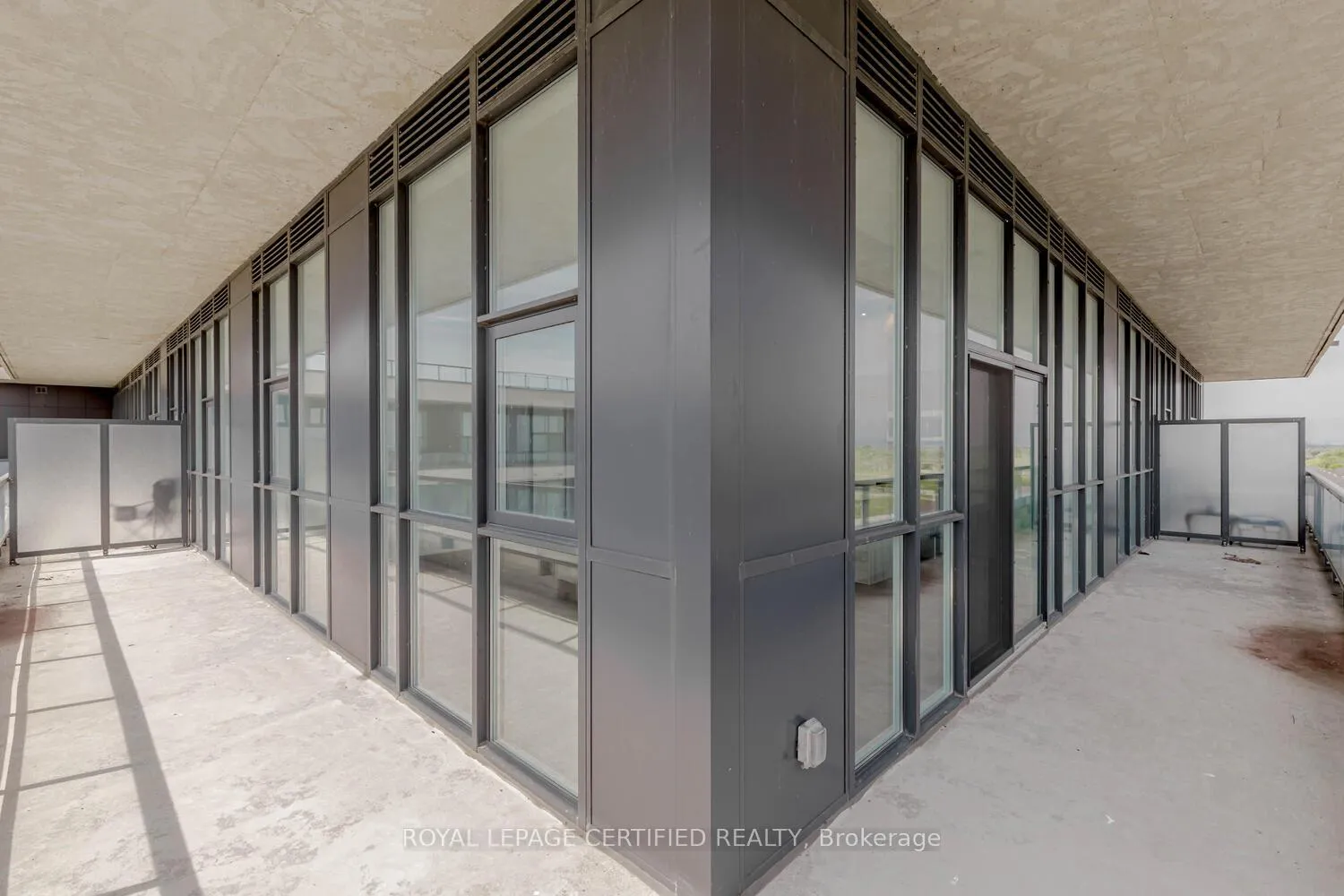 Photo 24 of Unit 906, 550 North Service Road, Grimsby, Grimsby Beach — HOMEH