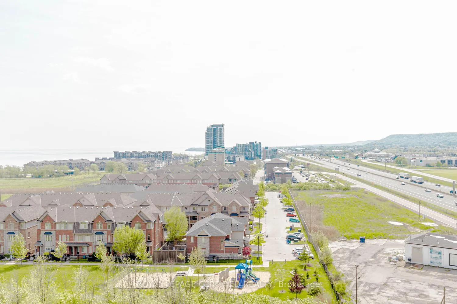 Photo 27 of Unit 906, 550 North Service Road, Grimsby, Grimsby Beach — HOMEH