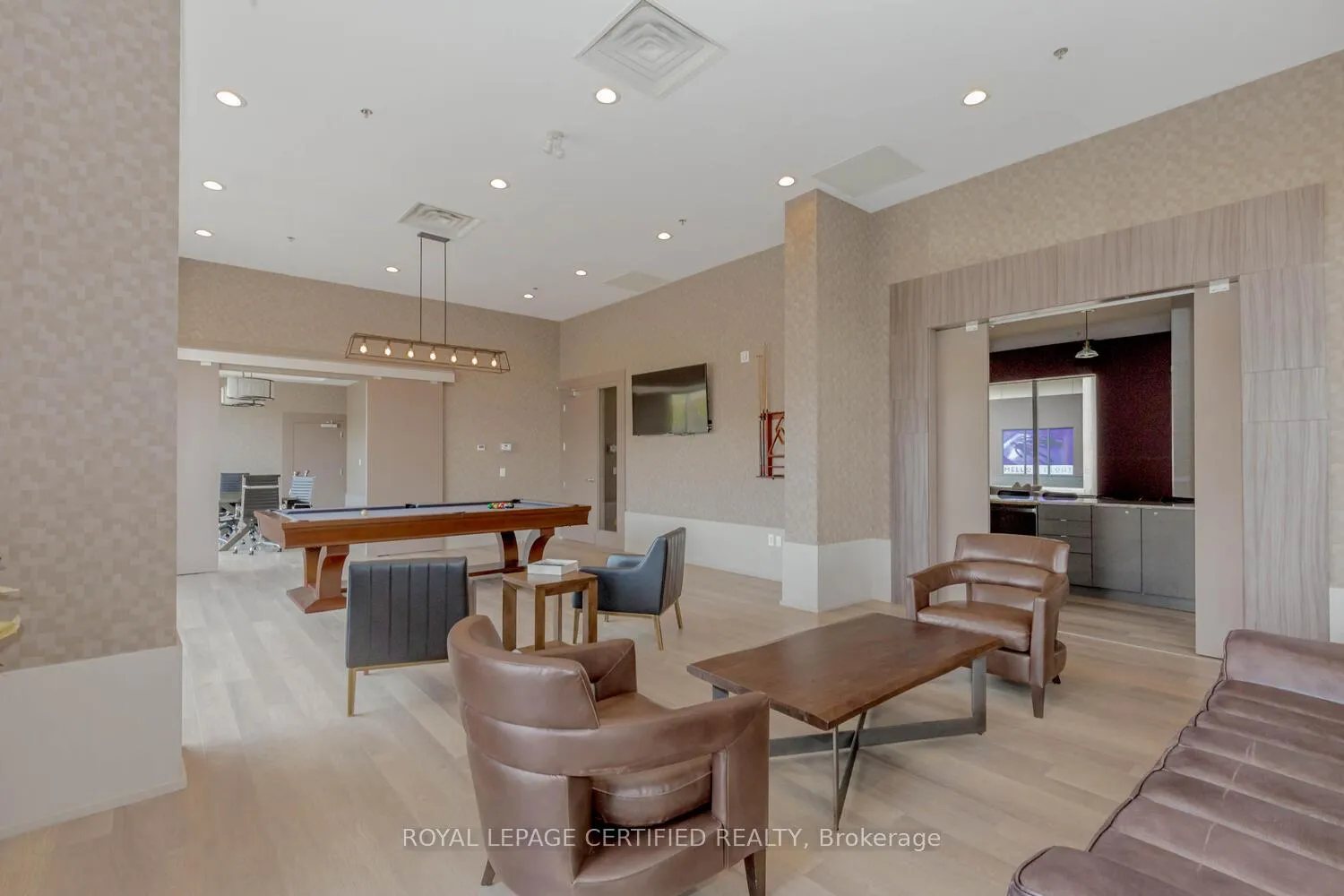 Photo 34 of Unit 906, 550 North Service Road, Grimsby, Grimsby Beach — HOMEH