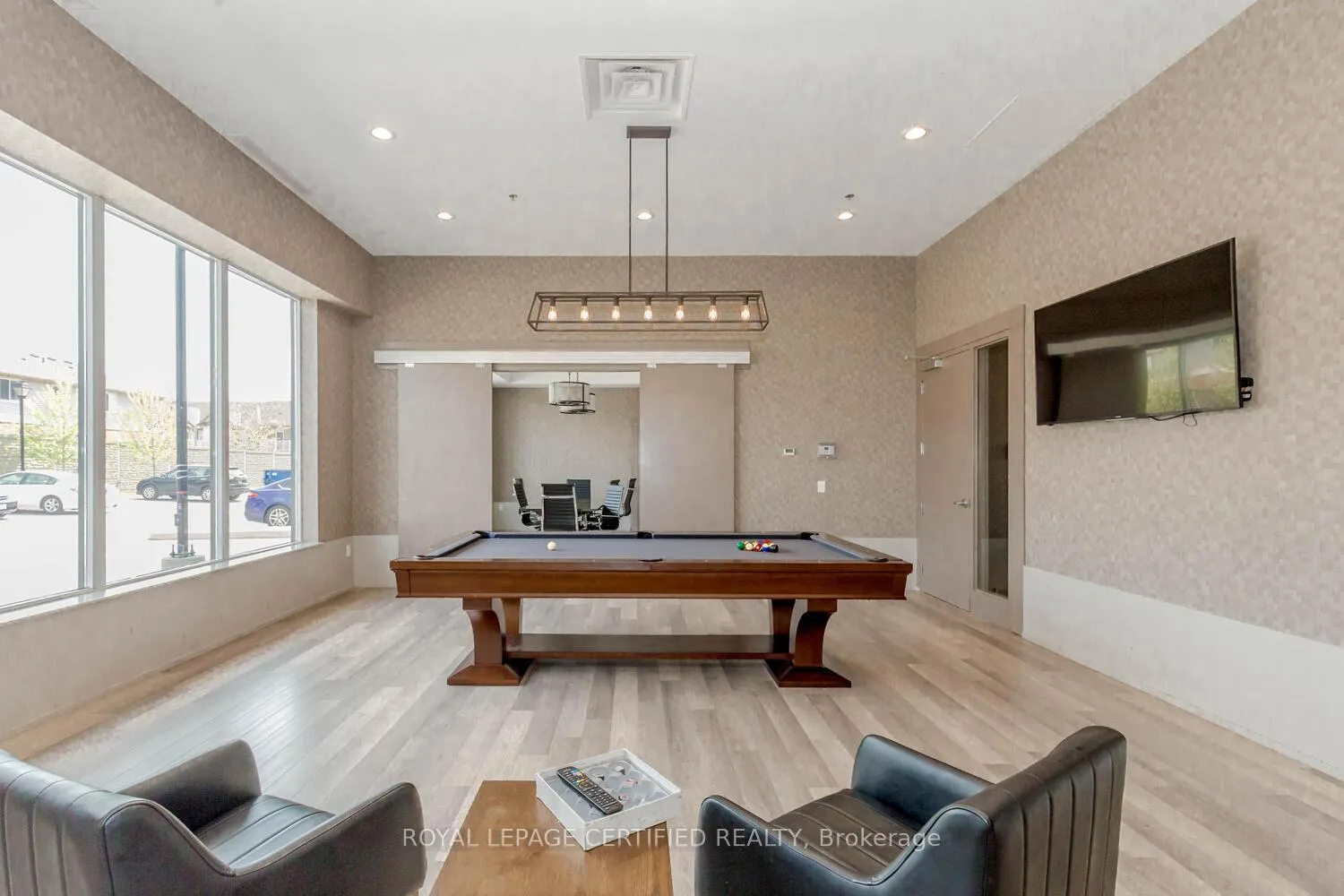 Photo 35 of Unit 906, 550 North Service Road, Grimsby, Grimsby Beach — HOMEH