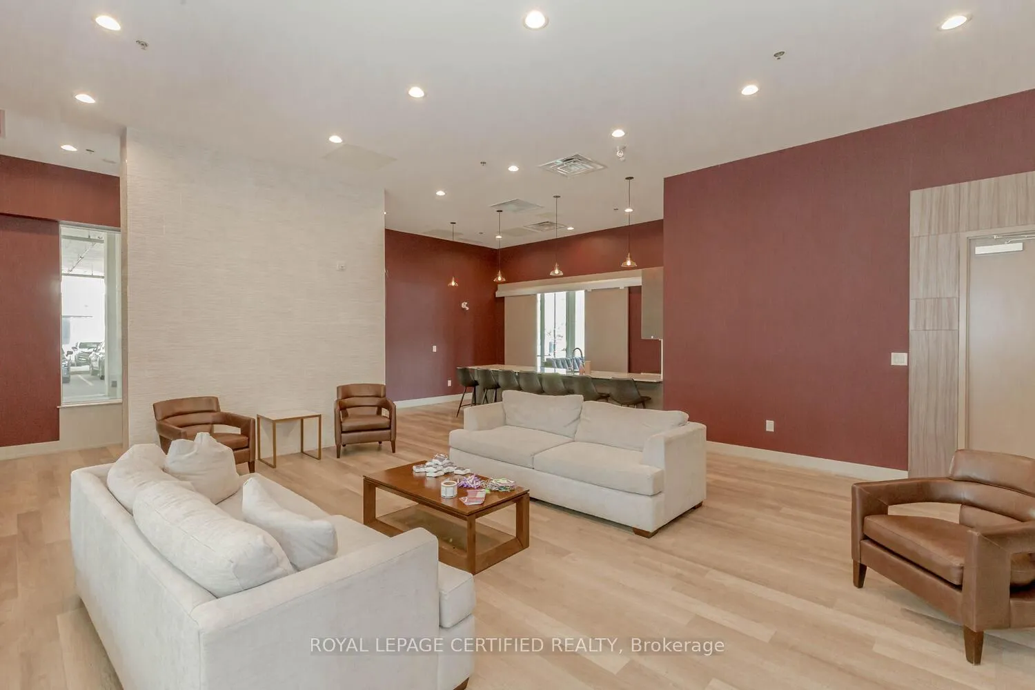 Photo 38 of Unit 906, 550 North Service Road, Grimsby, Grimsby Beach — HOMEH
