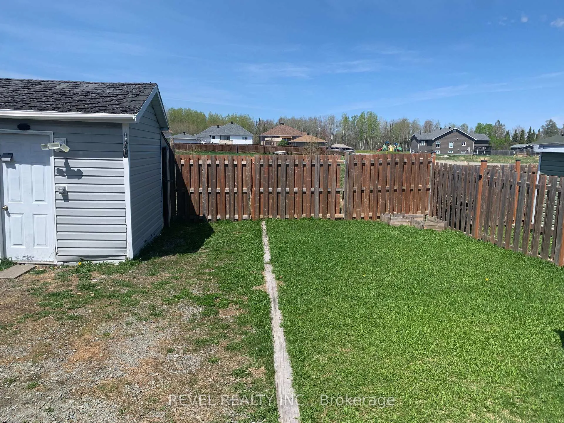 Photo 5 of 1284 Park Avenue, Timmins, MTJ - Main Area — HOMEH