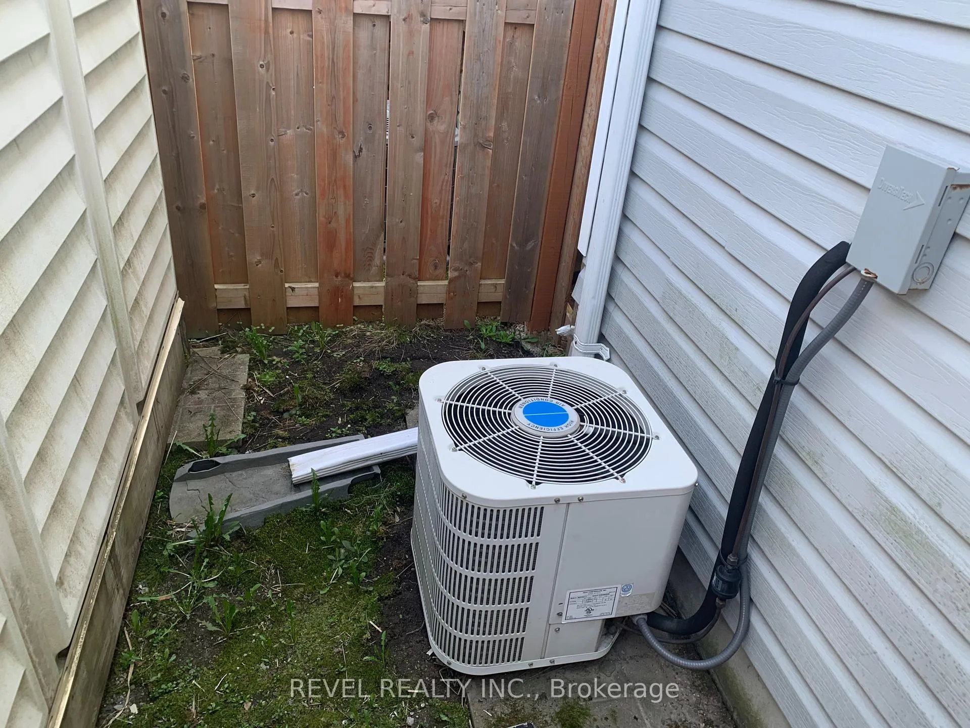 Photo 7 of 1284 Park Avenue, Timmins, MTJ - Main Area — HOMEH