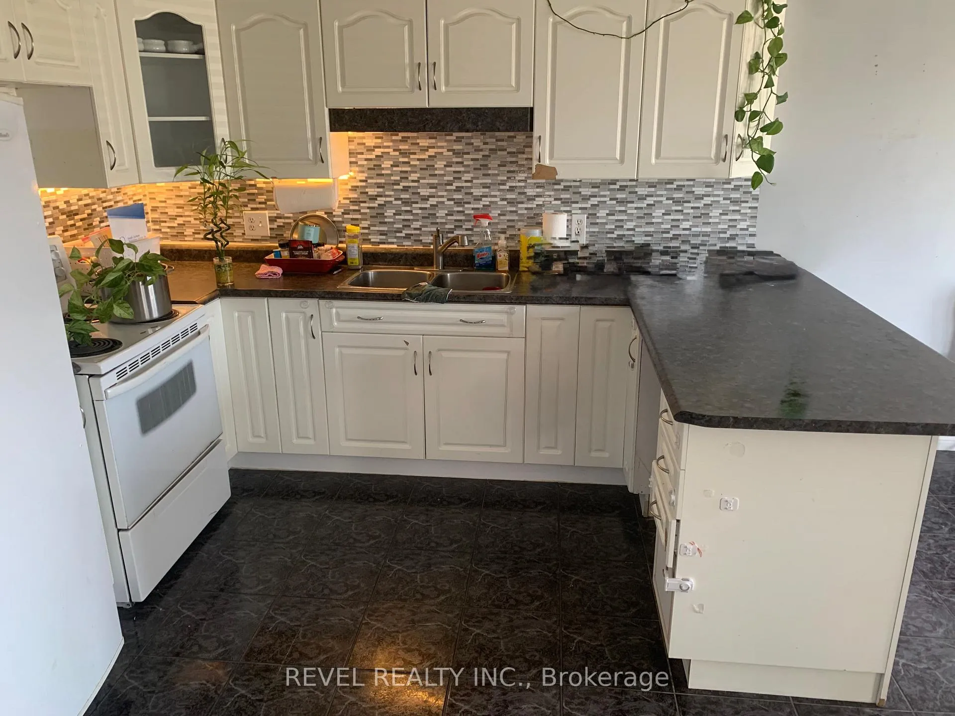 Photo 11 of 1284 Park Avenue, Timmins, MTJ - Main Area — HOMEH