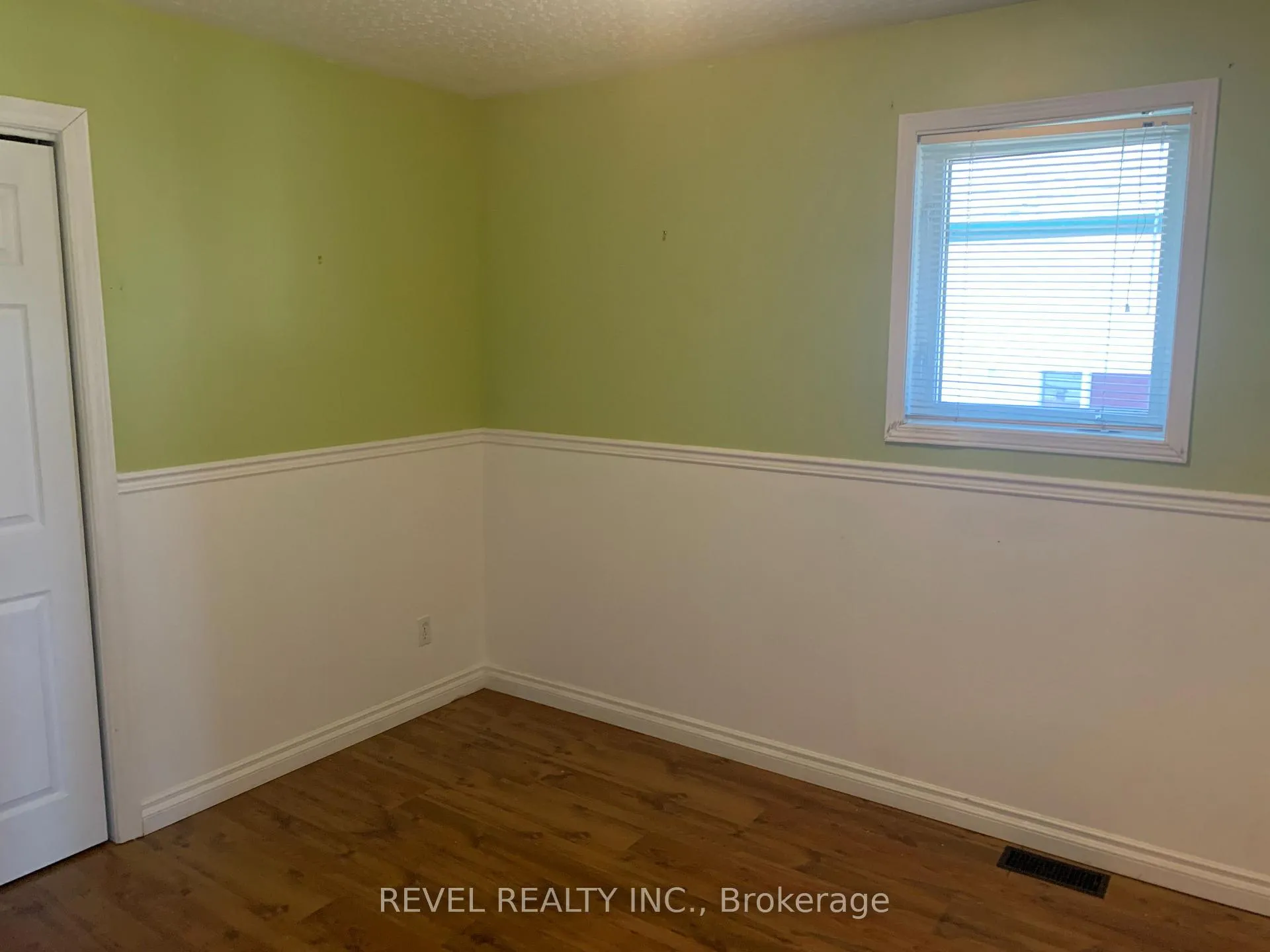 Photo 17 of 1284 Park Avenue, Timmins, MTJ - Main Area — HOMEH