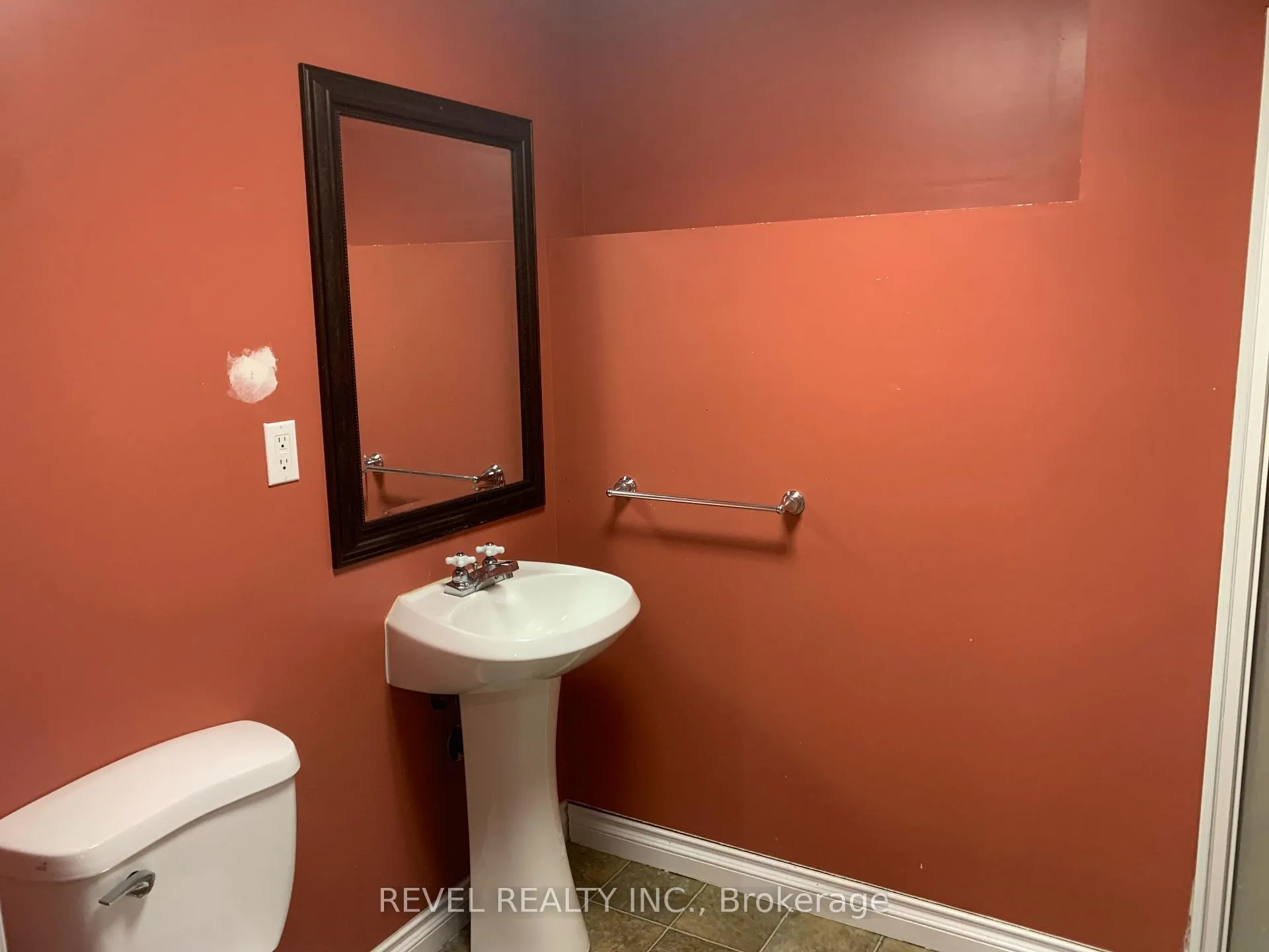 Photo 19 of 1284 Park Avenue, Timmins, MTJ - Main Area — HOMEH