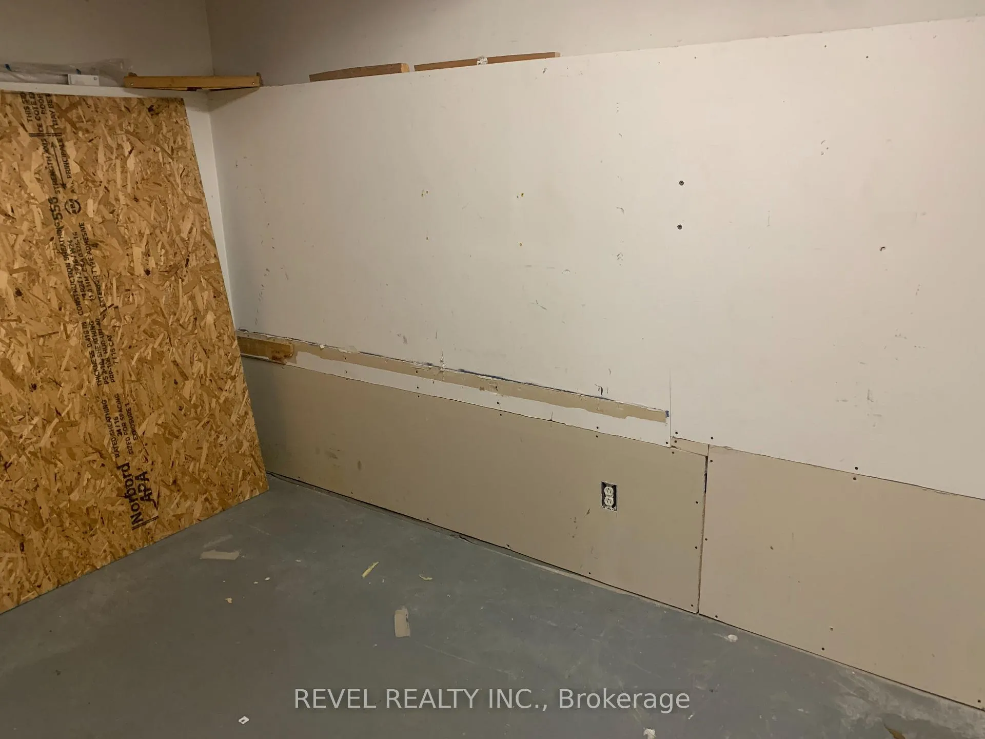 Photo 25 of 1284 Park Avenue, Timmins, MTJ - Main Area — HOMEH