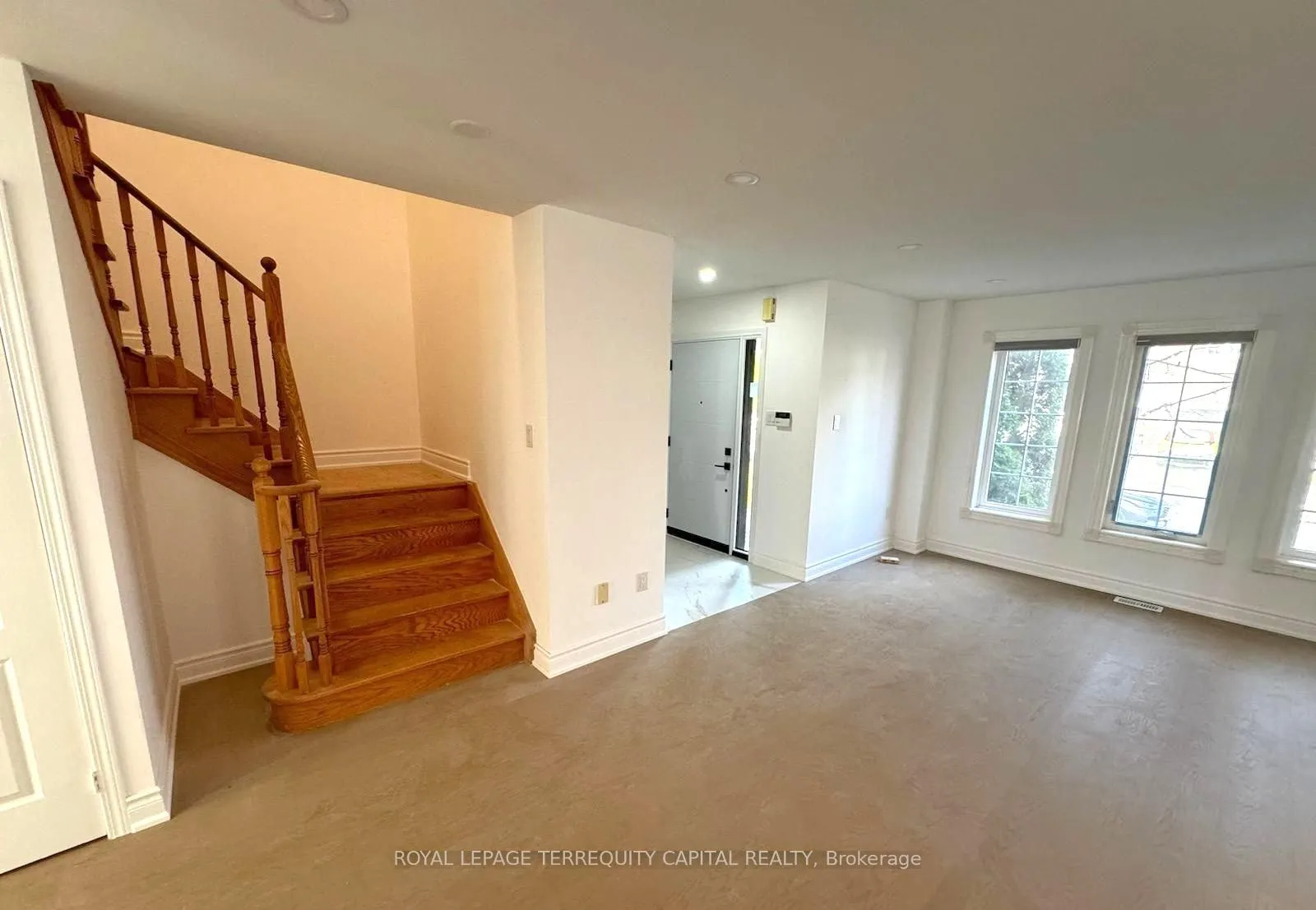Photo 3 of 169 Flagstone Way, Newmarket, Woodland Hill — HOMEH