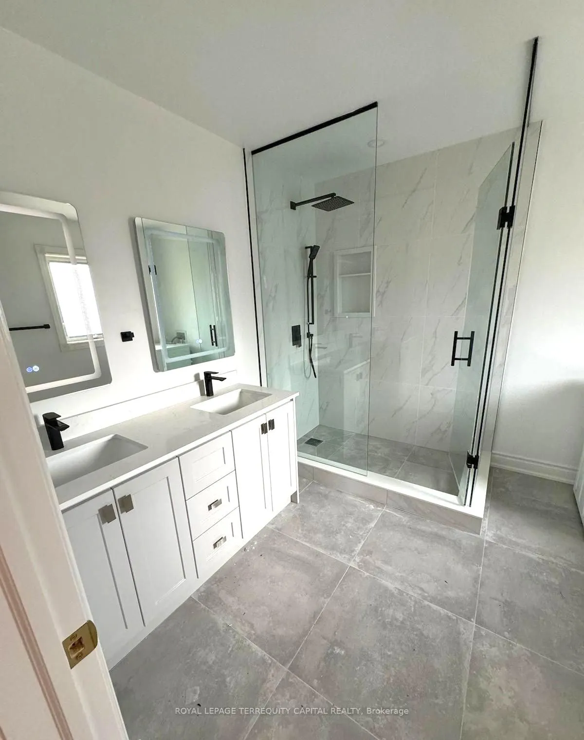 Photo 10 of 169 Flagstone Way, Newmarket, Woodland Hill — HOMEH