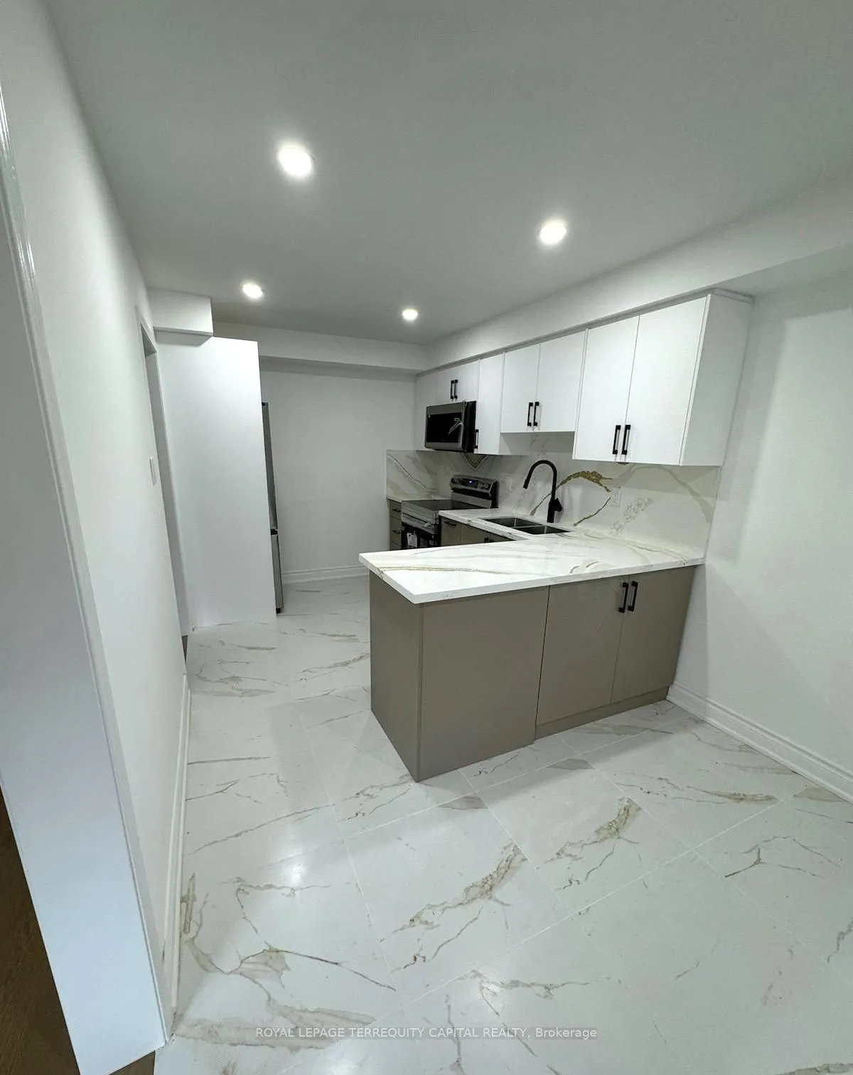 Photo 12 of 169 Flagstone Way, Newmarket, Woodland Hill — HOMEH