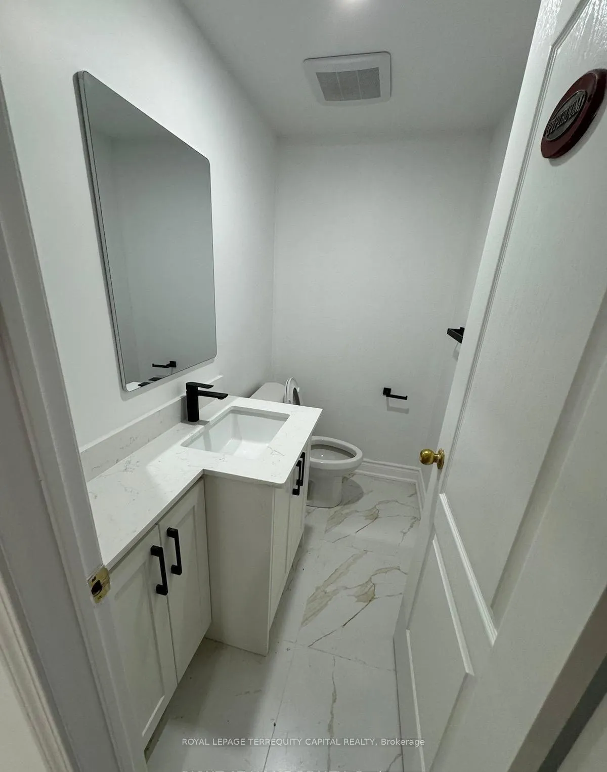Photo 13 of 169 Flagstone Way, Newmarket, Woodland Hill — HOMEH