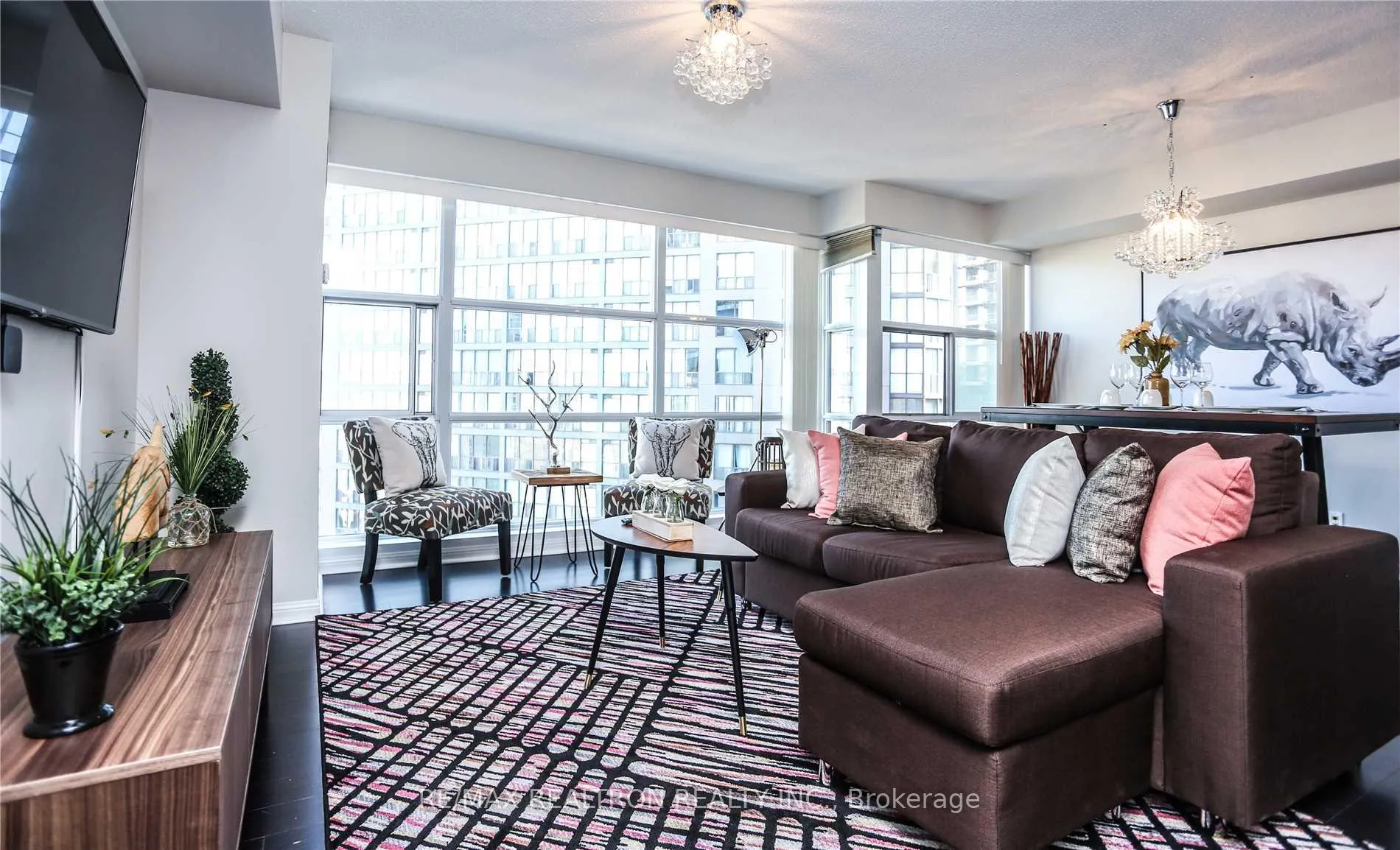 Photo 3 of Unit 1501, 11 St. Joseph Street, Toronto, Bay Street Corridor — HOMEH