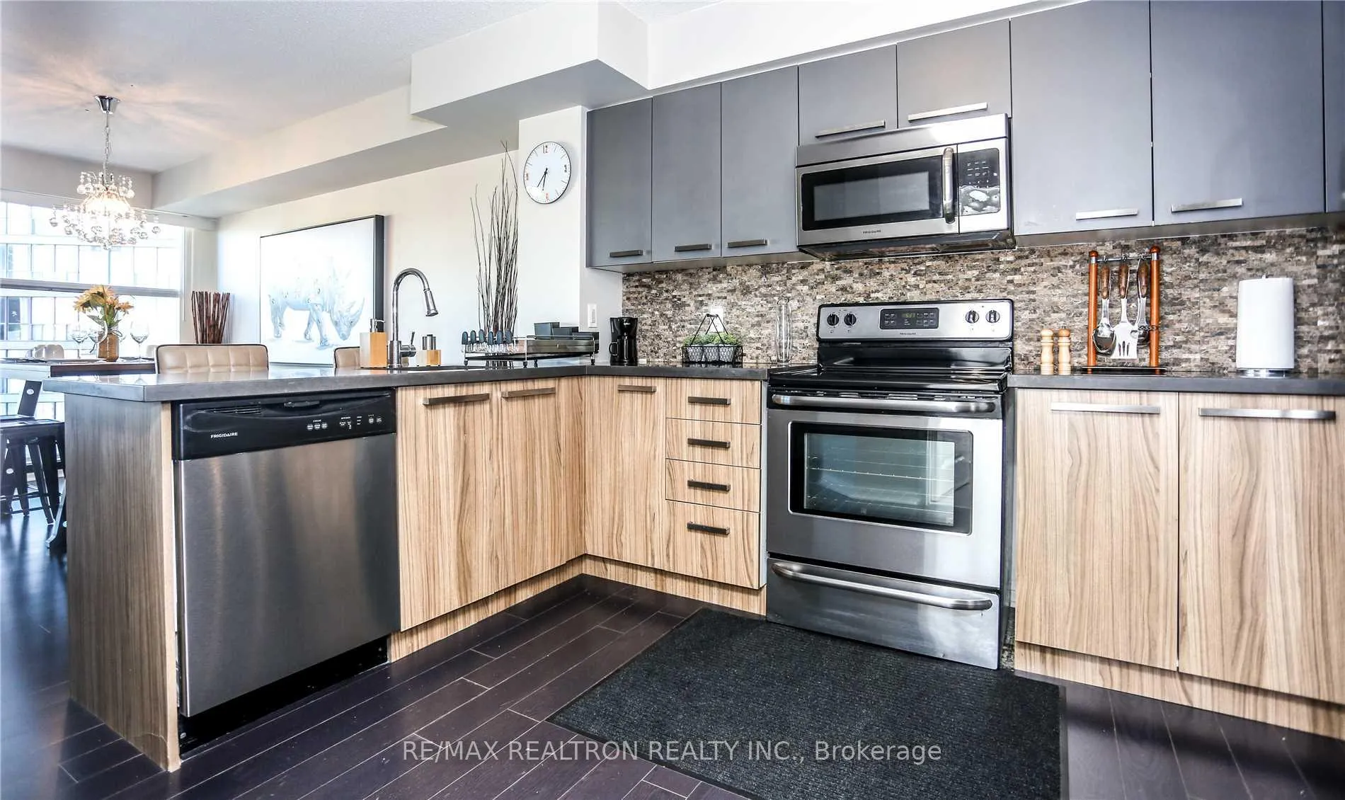 Photo 4 of Unit 1501, 11 St. Joseph Street, Toronto, Bay Street Corridor — HOMEH