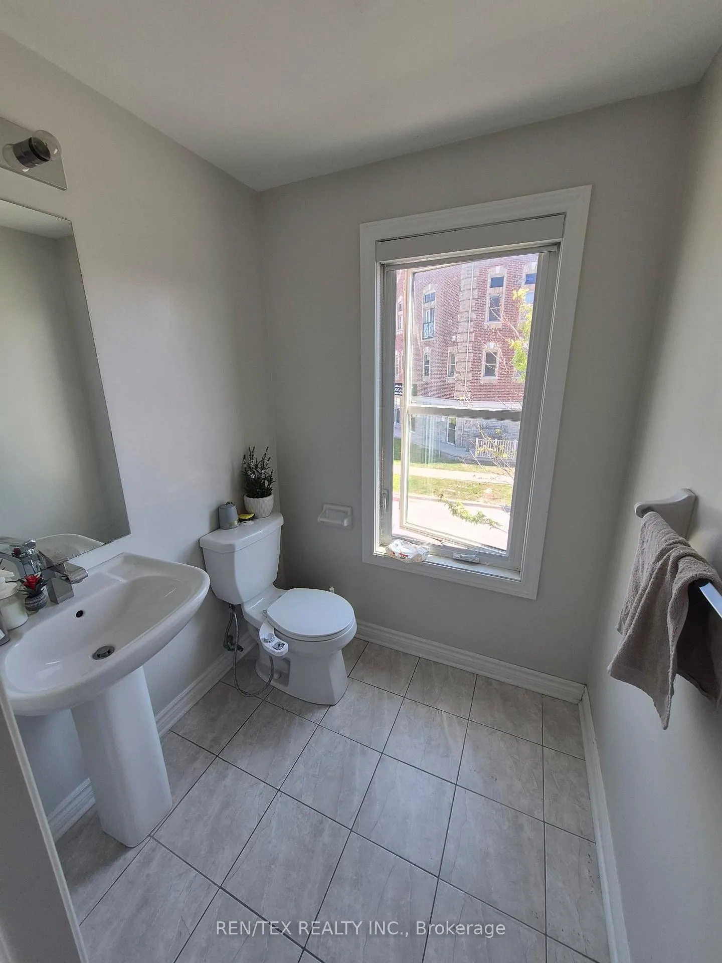 Photo 6 of Unit 217, 3905 Major Mackenzie Drive, Vaughan, Vellore Village — HOMEH