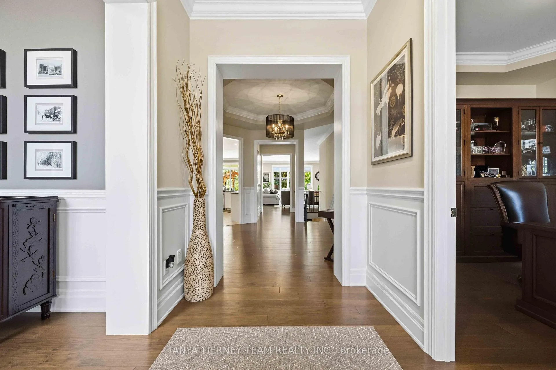 Photo 8 of 25 Montana Crescent, Whitby, Brooklin — HOMEH