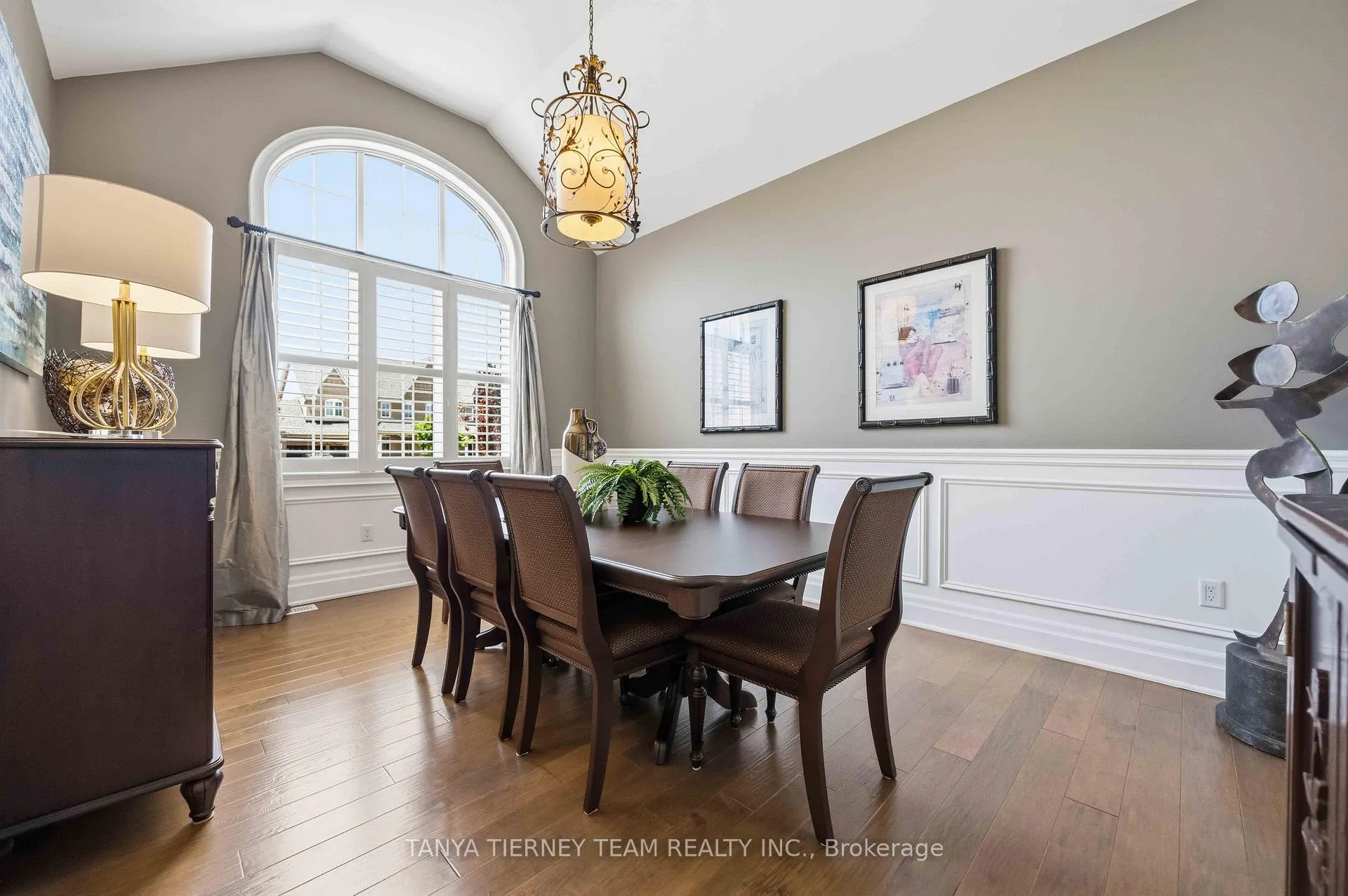 Photo 10 of 25 Montana Crescent, Whitby, Brooklin — HOMEH