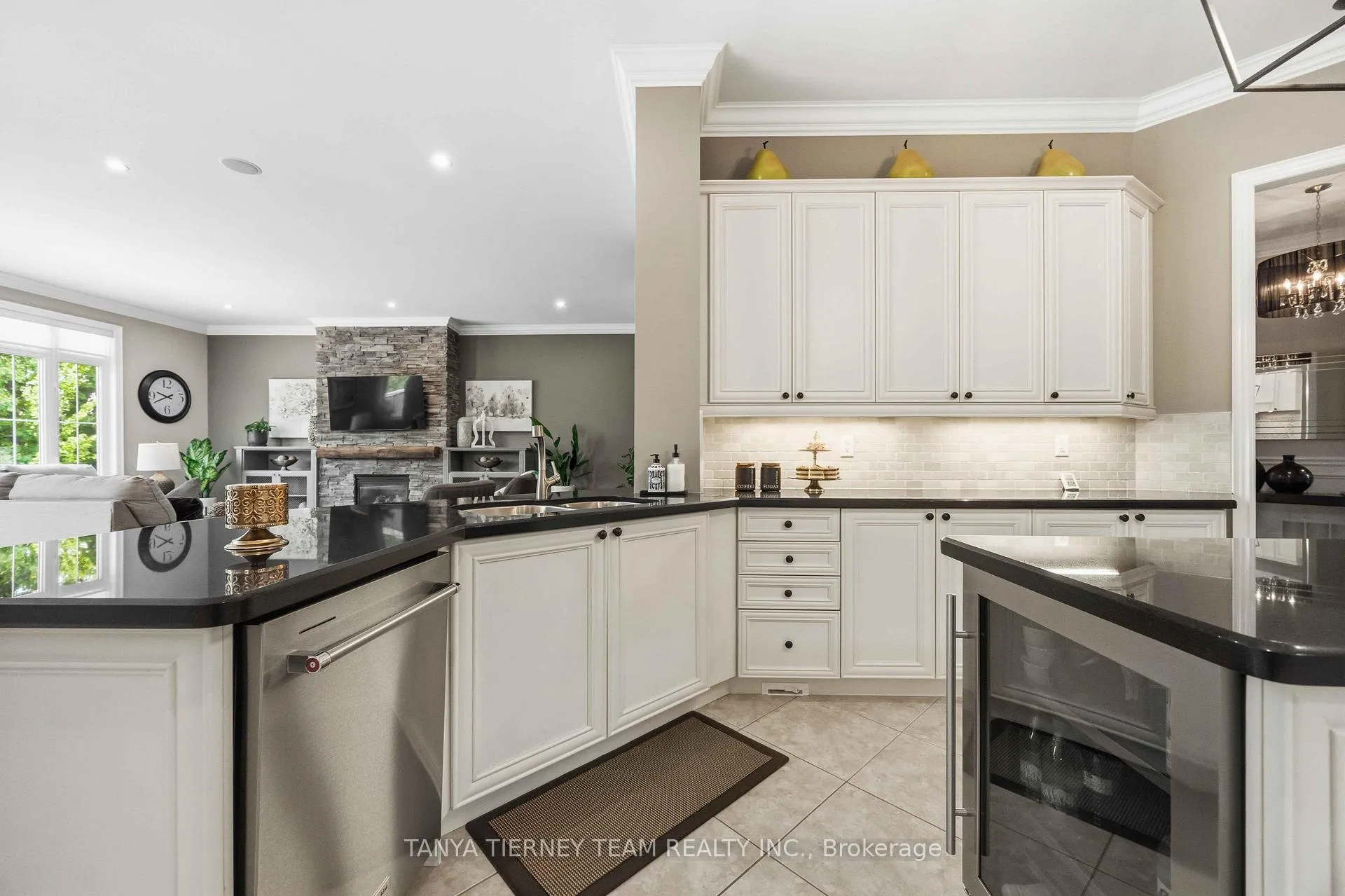 Photo 16 of 25 Montana Crescent, Whitby, Brooklin — HOMEH