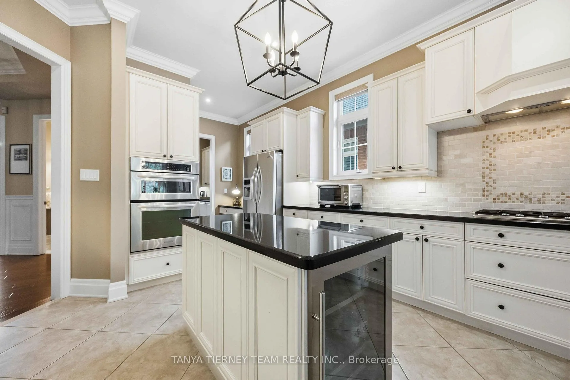 Photo 17 of 25 Montana Crescent, Whitby, Brooklin — HOMEH