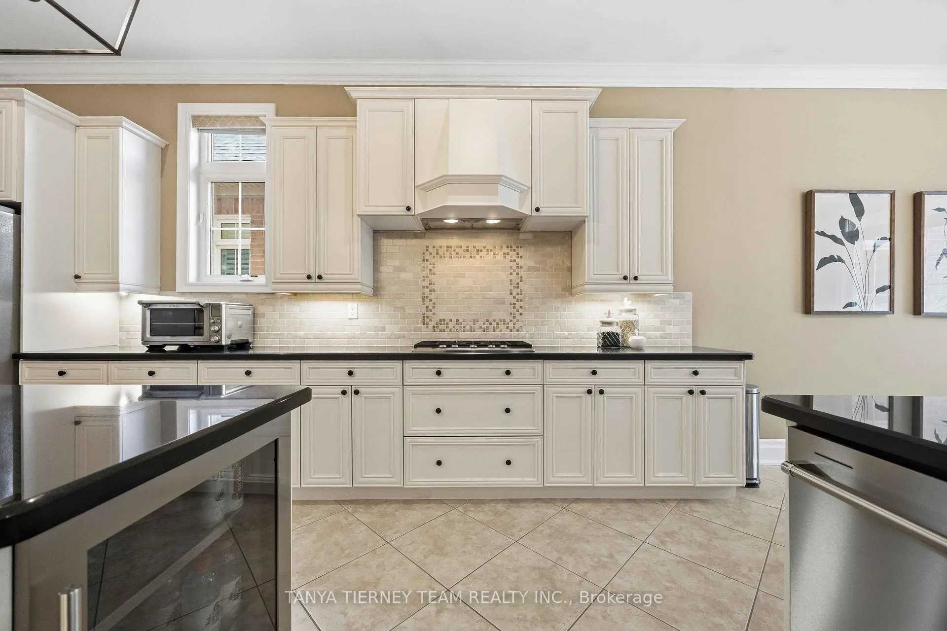 Photo 18 of 25 Montana Crescent, Whitby, Brooklin — HOMEH