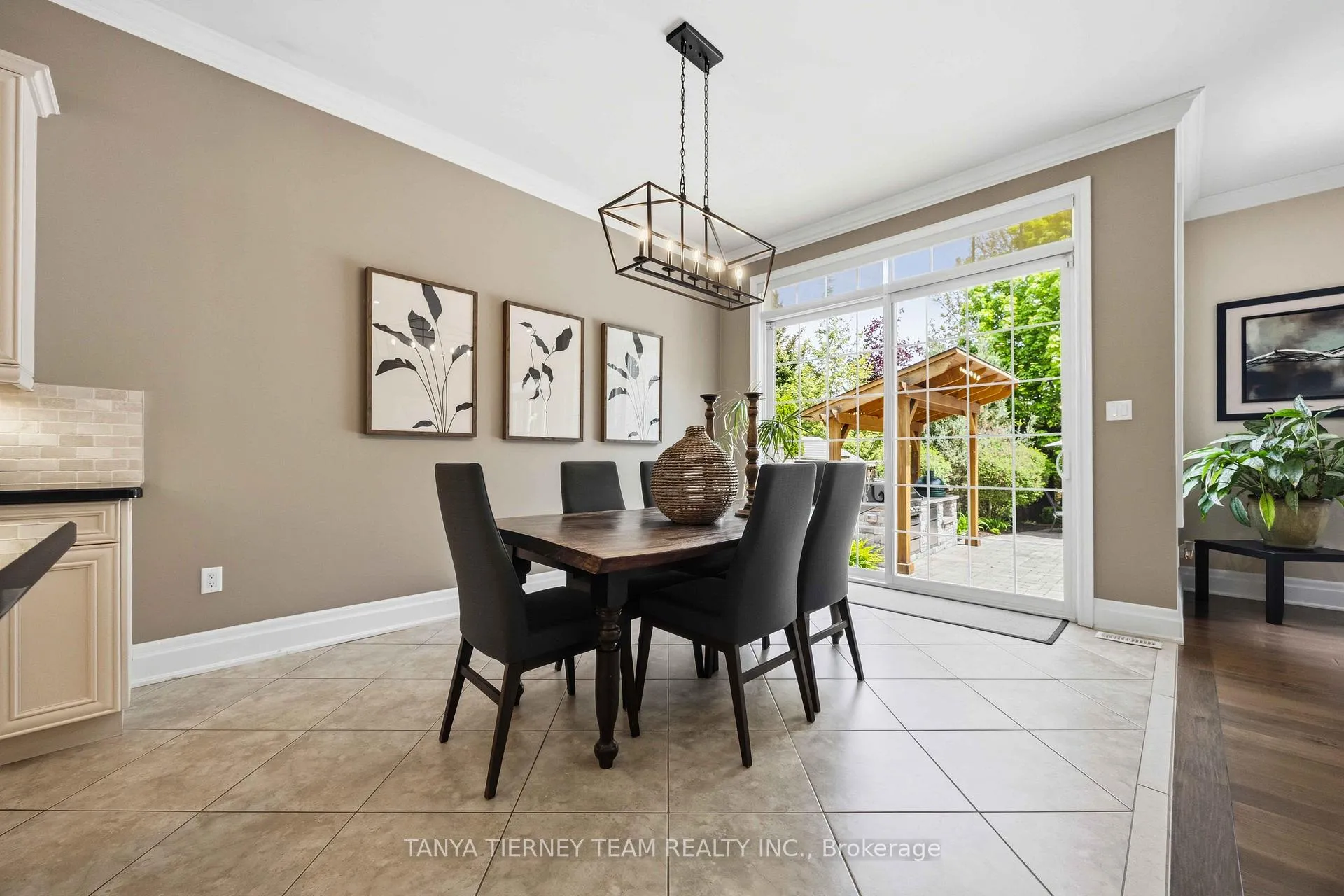 Photo 21 of 25 Montana Crescent, Whitby, Brooklin — HOMEH