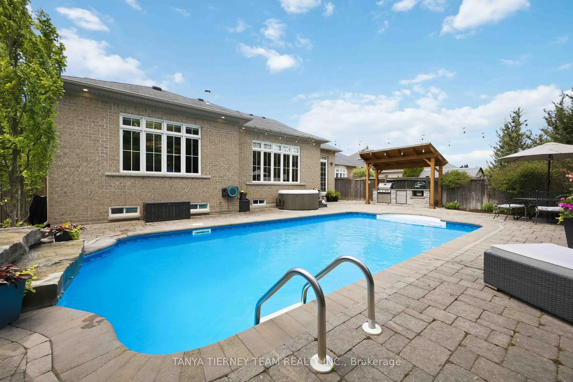 Photo 48 of 25 Montana Crescent, Whitby, Brooklin — HOMEH