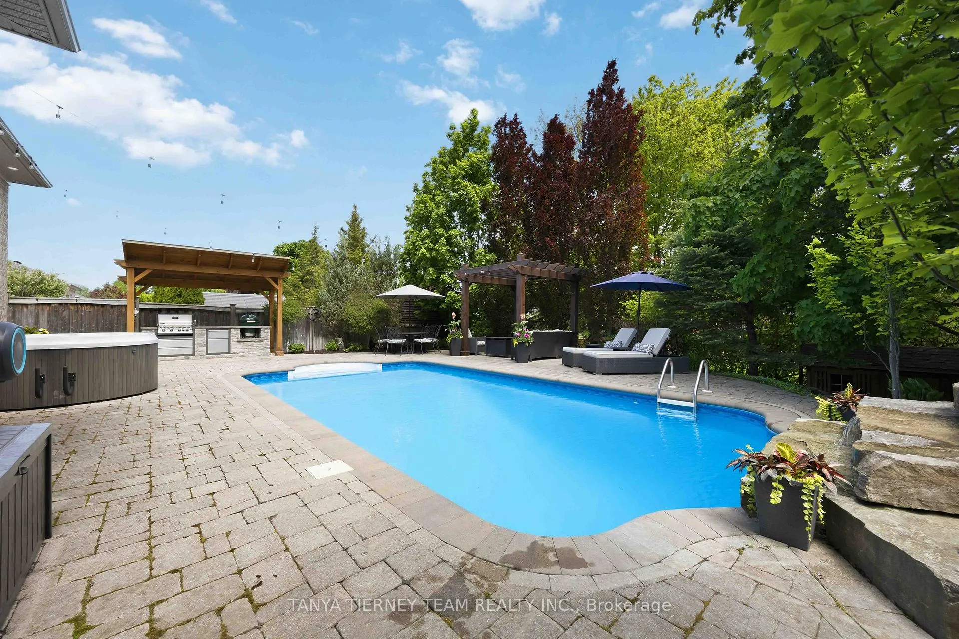 Photo 50 of 25 Montana Crescent, Whitby, Brooklin — HOMEH