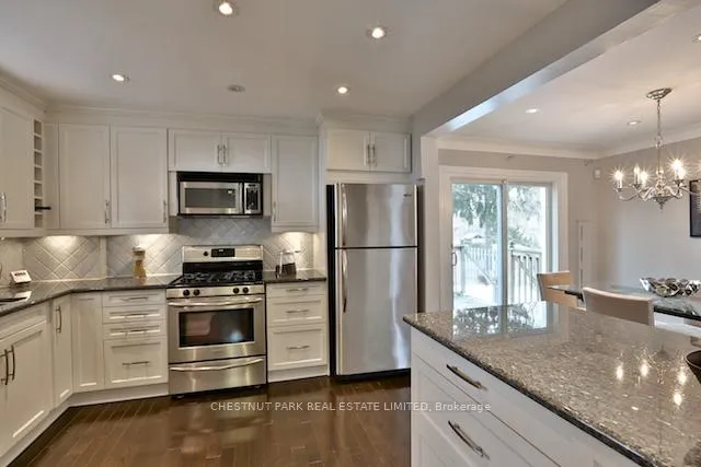 Photo 16 of 54 Brookview Drive, Toronto, Englemount-Lawrence — HOMEH