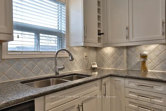 Photo 18 of 54 Brookview Drive, Toronto, Englemount-Lawrence — HOMEH