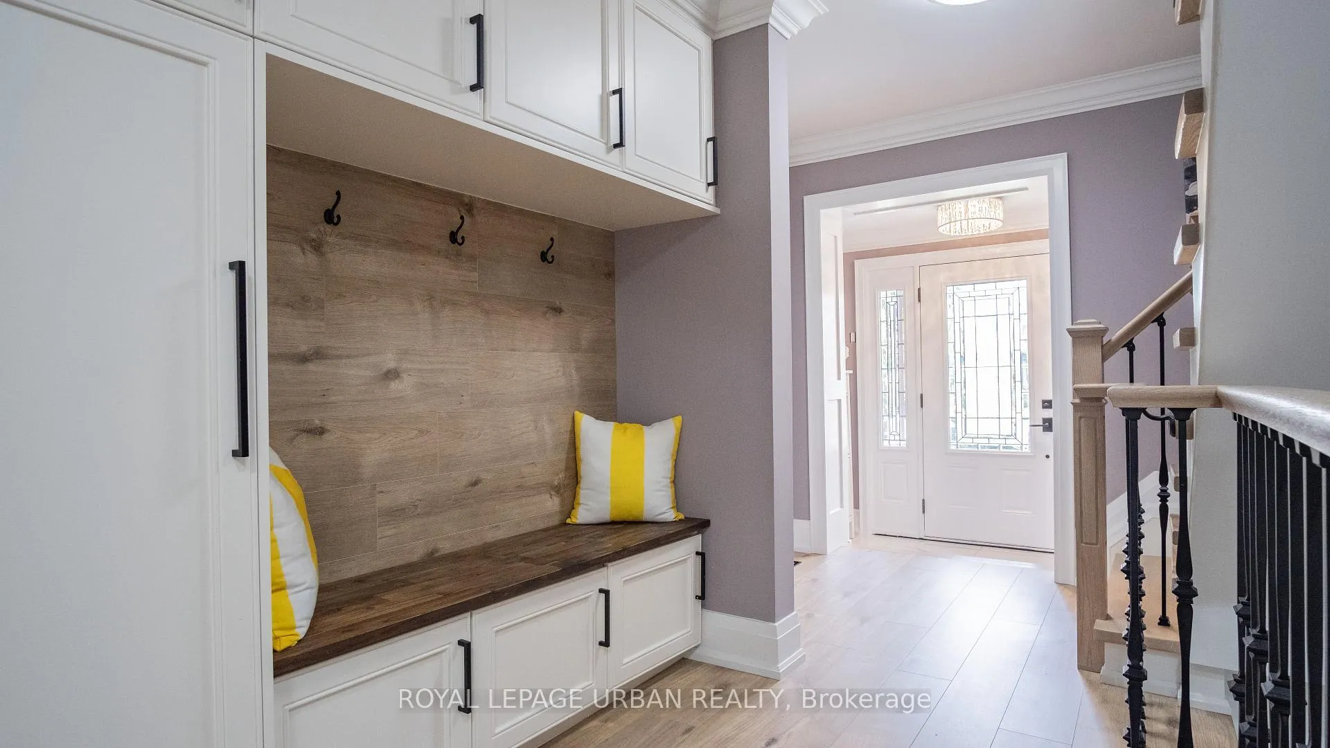 Photo 3 of 4 Deerfield Crescent, Brampton, Southgate — HOMEH
