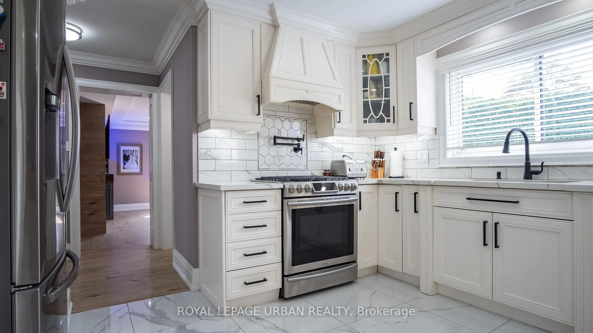 Photo 11 of 4 Deerfield Crescent, Brampton, Southgate — HOMEH