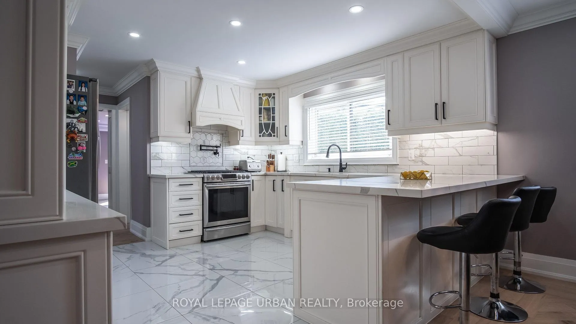 Photo 12 of 4 Deerfield Crescent, Brampton, Southgate — HOMEH