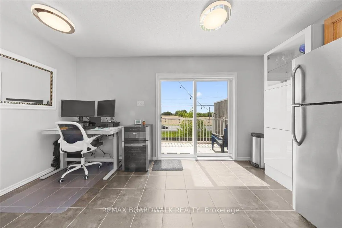 Photo 9 of 366 Crownridge Drive, Ottawa, Kanata - Emerald Meadows/Trailwest — HOMEH