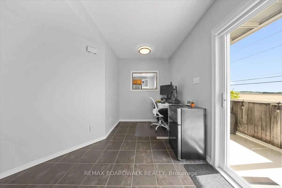 Photo 10 of 366 Crownridge Drive, Ottawa, Kanata - Emerald Meadows/Trailwest — HOMEH