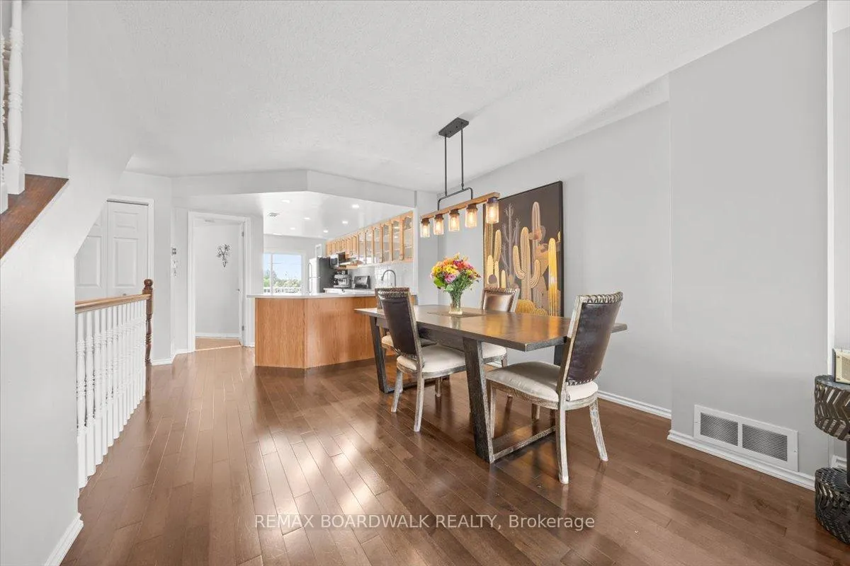 Photo 17 of 366 Crownridge Drive, Ottawa, Kanata - Emerald Meadows/Trailwest — HOMEH