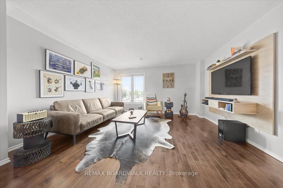 Photo 19 of 366 Crownridge Drive, Ottawa, Kanata - Emerald Meadows/Trailwest — HOMEH