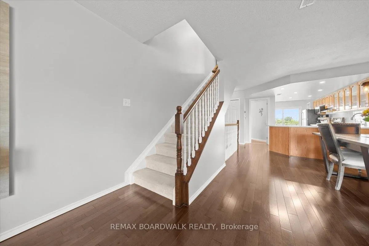 Photo 23 of 366 Crownridge Drive, Ottawa, Kanata - Emerald Meadows/Trailwest — HOMEH
